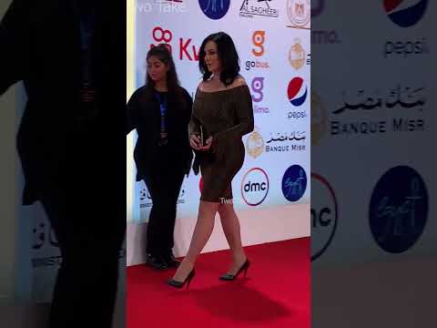 سلاف فواخرجي منتهي الشياكة والجمال قبل عرض مسلسل ليالي روكسي