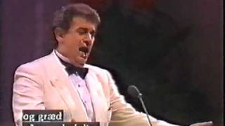 Placido Domingo sings Jealousy tango