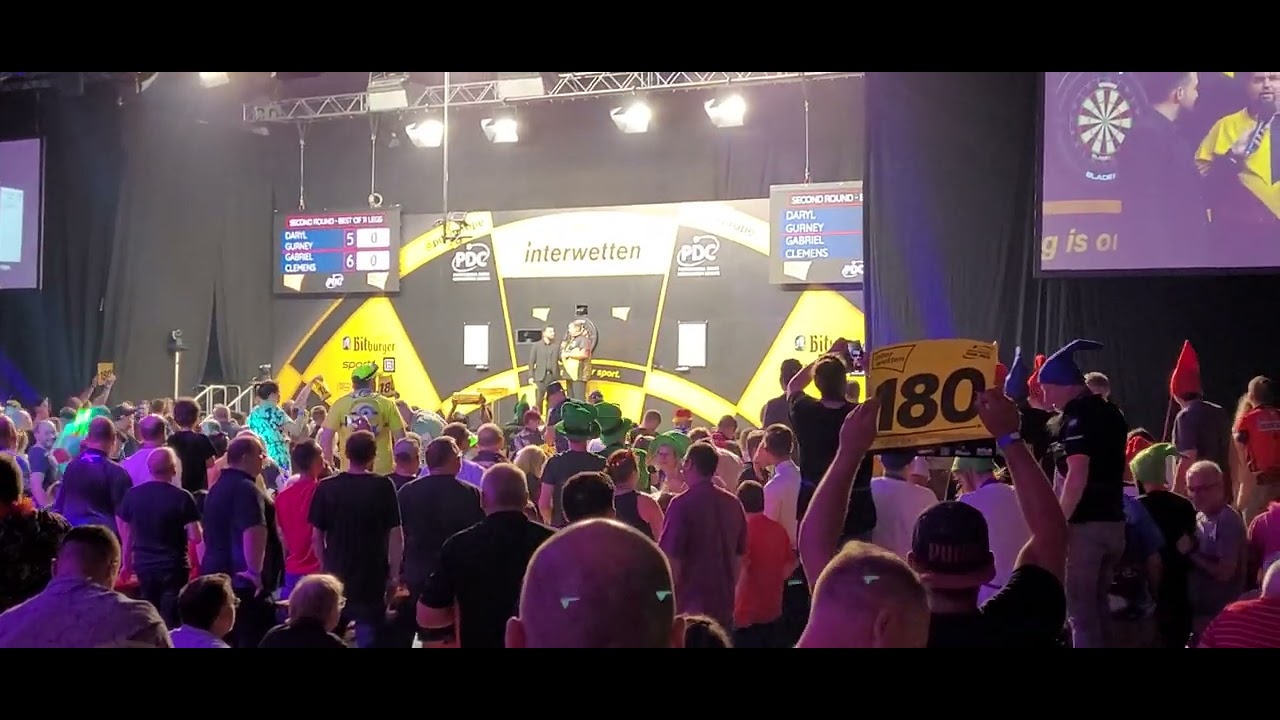 Die Arena Trier feiert Gabriel Clemens beim European Darts Matchplay
