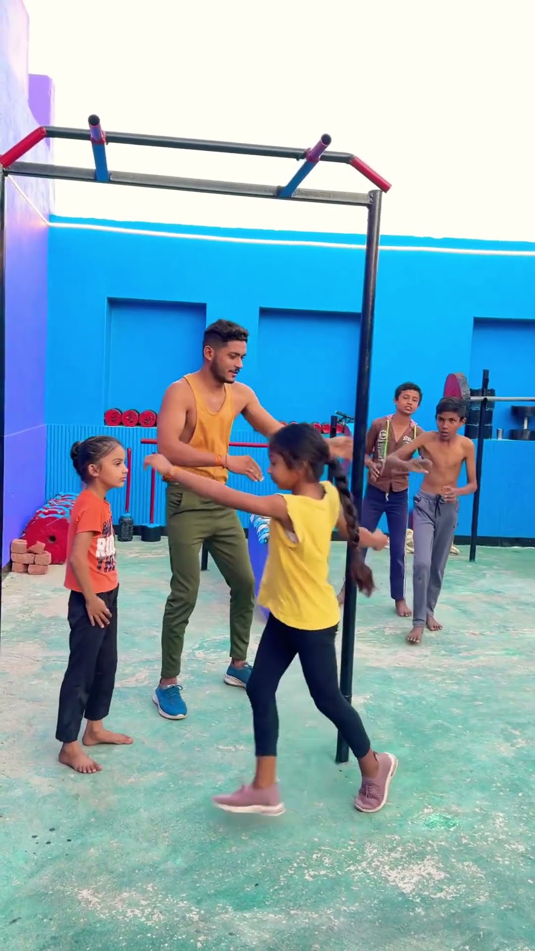 Kon Jyada Gumega ?? #shortvideo #comedy #funnyvideo