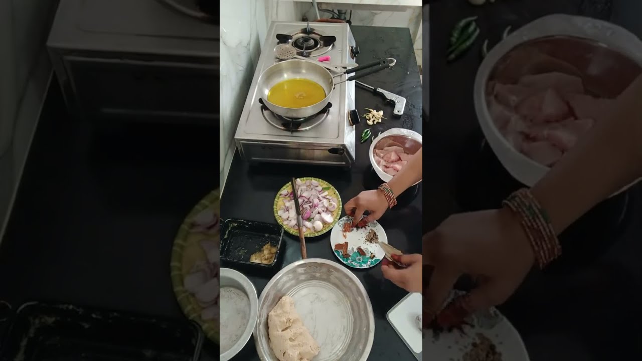 मसालेदार  भुना चिकन की  रेसिपी  Daily vlog with Huda is live @Dailyvlogwithhuda-c5w