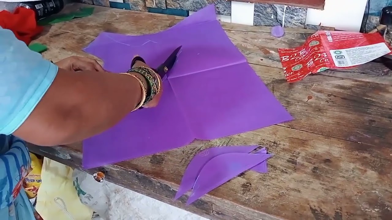 బ్లౌజ్ కటింగ్ చేయడం క్రాస్ లో