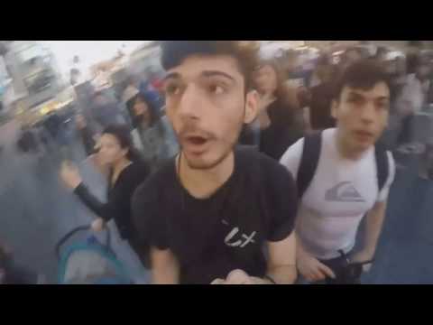 [TWITCH]Guy jumps to his death live on Twitch Stream ice_poseidon hollywood Blvd