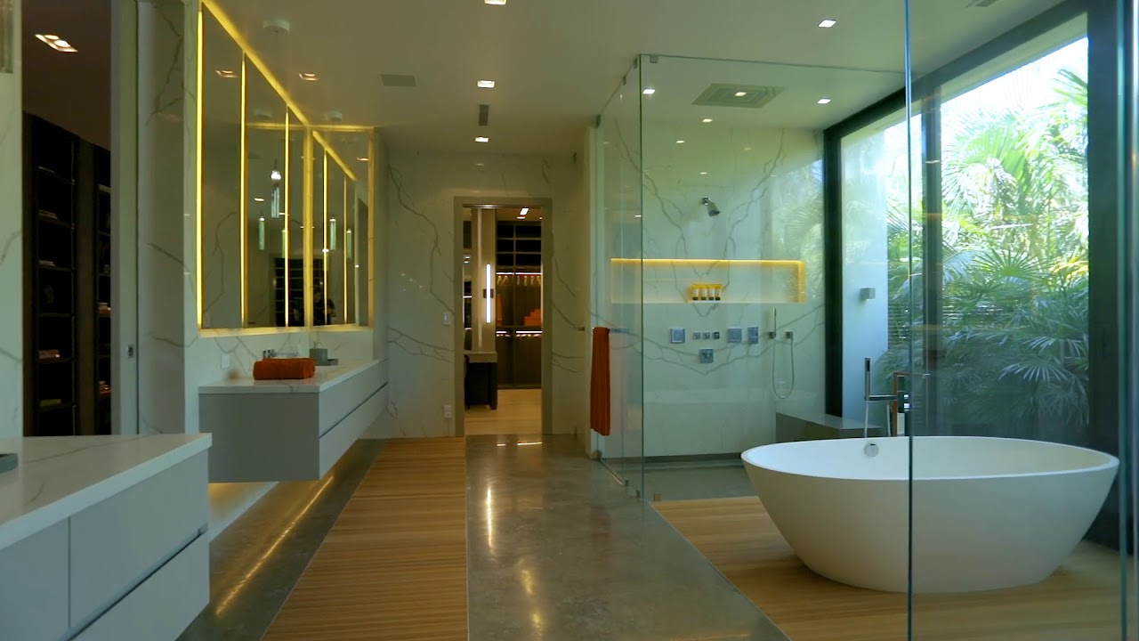 73 Palm Ave presented by The Waterfront Team