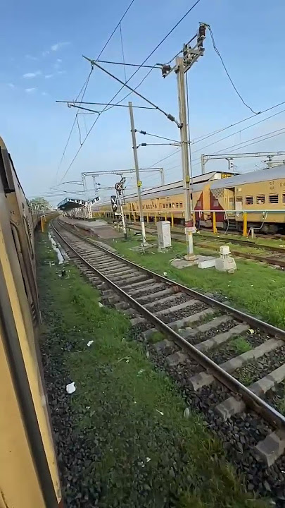 Kuch to bata zindagi //Ek din mohabbat odh kar//jubin nautiyal//#shorts #video #traveling #mumbai 🚞🎶