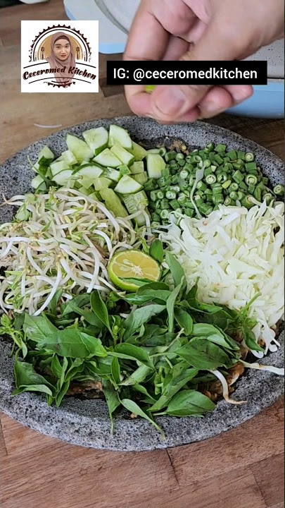 Lebih Enak dari Salad, Karedok Khas Sunda #shorts