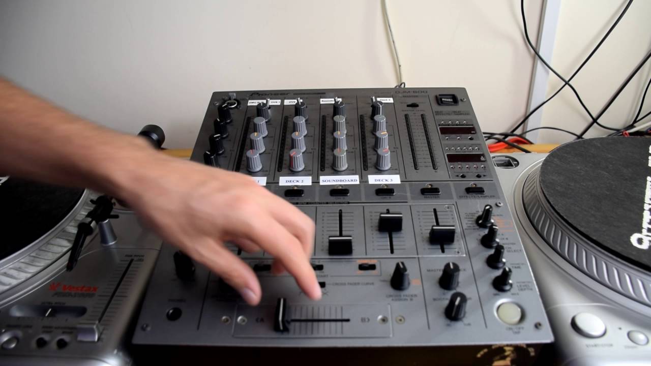 How To Clean Pioneer 600 Mixer Faders - YouTube