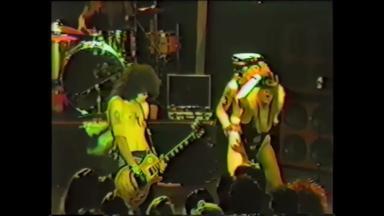 Guns N' Roses - Anything Goes Live at The Roxy 1986 - YouTube