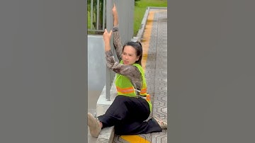 S.O.S girl asking for help #HanhLamofficial #kindness #help #hero #respect #action