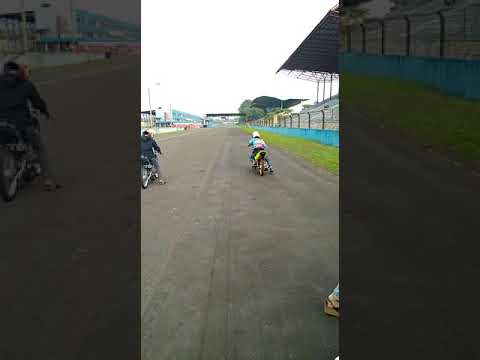 disaat motor bebek mengalahka motor ninja 150cc YouTube disaat motor bebek mengalahka motor ninja 150cc YouTube