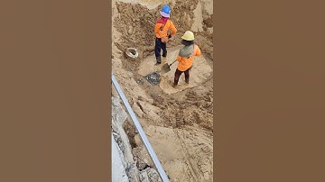 Technical leveling sand to cast lean concrete of footing