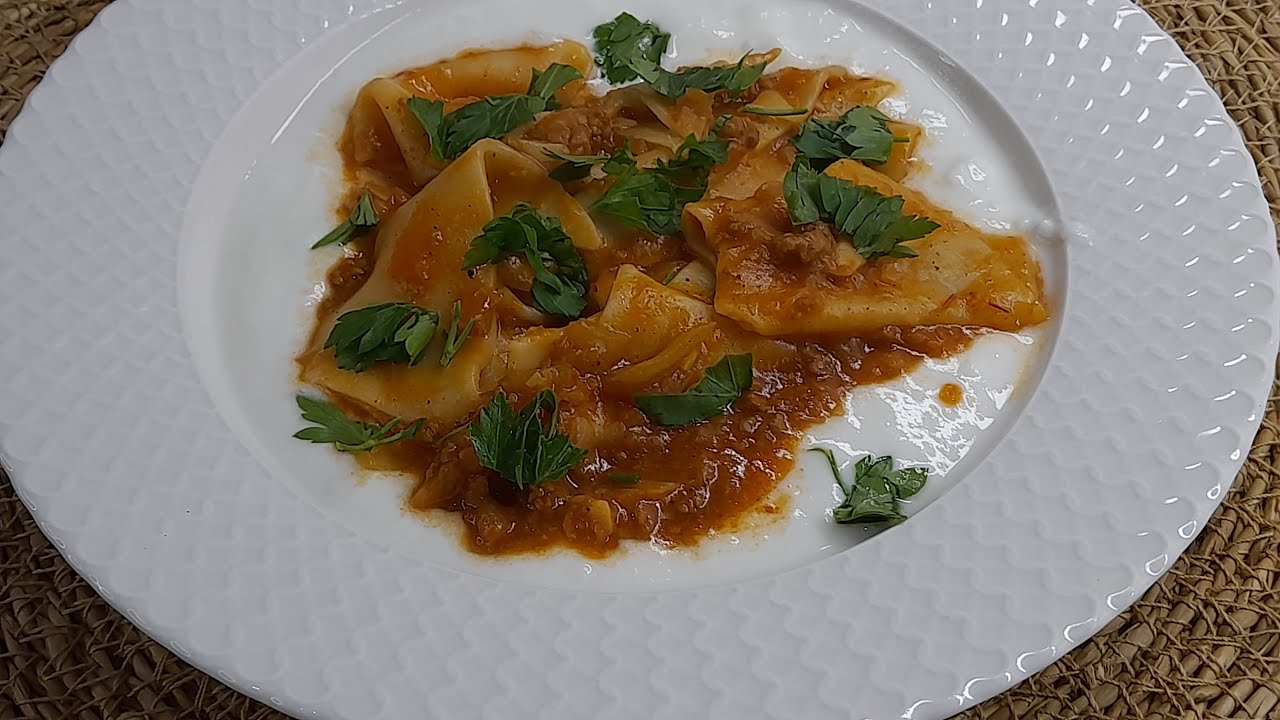 Çok Pratik ve Çok Lezzetli Tencerede Lazanya Tarifi