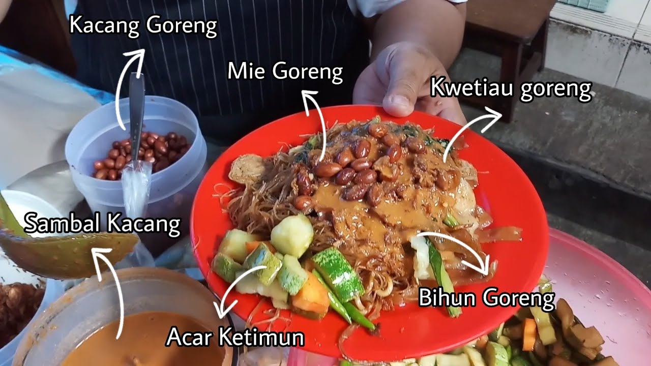 NAMANYA MIE BASKOM & ADANYA DI GANG KALI MATI - ENAK BANGET !!! INDONESIAN STREET FOOD (Eng Subs)