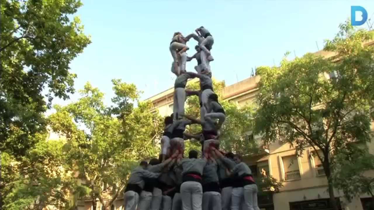 barcelona catalonia plaza hotel Castellers de Sants: Els Borinots marxen de vacances celebrant la diada d'estiu