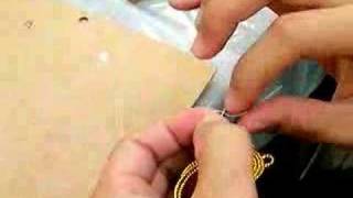 三線　糸掛けに絃を巻く方法