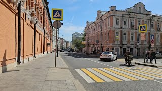 : .    . Moscow. Walk through the city center