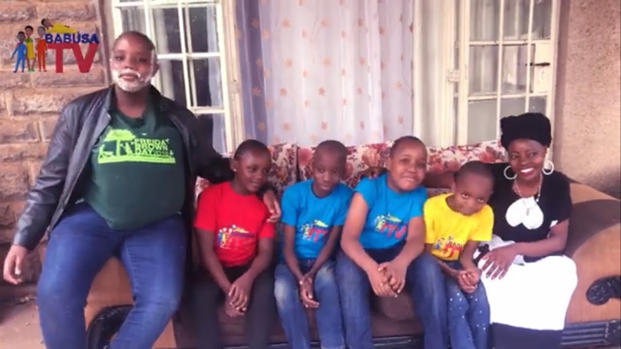 WIMBO WA FAMILIA TUNACHEKA PAMOJA babusatv  nyimbozawatoto