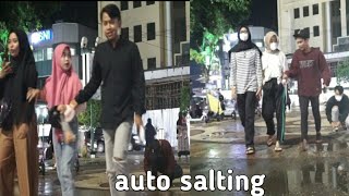 Prank Pegang Tangan Cewek Gak Di Kenal Auto Baper Parah Broo