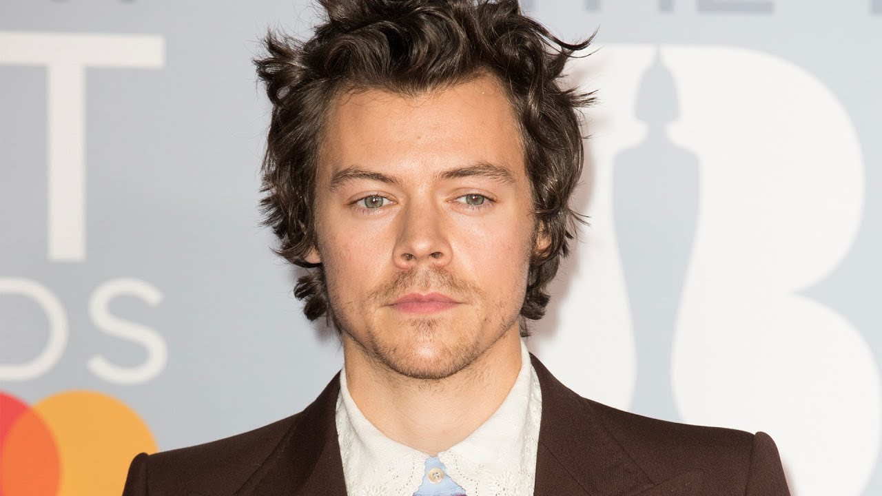 How Harry Styles Had The Worst Valentine’s Day Ever! - YouTube