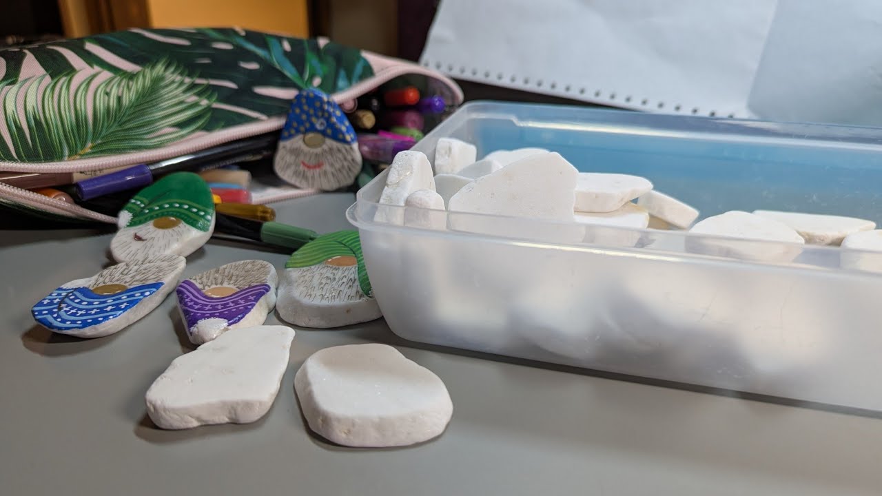 How to Paint Gnomes on Rocks! Easy Peasy! 🎨