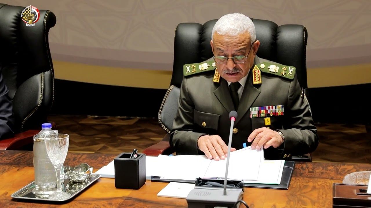 الفريق أول عبد المجيد صقر القائد العام للقوات المسلحة يلتقى وزير الدفاع الوطنى للجمهورية التونسية