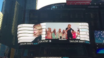 Large outdoor curved and flexible LED screen in Time Square, NYC