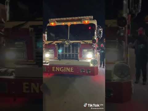 Пользование пожарным водопроводом. Интересные происшествия которые случались на работе пожарных. Мчс спасатели пожарные. Сведения о работе пожарных. Интересные происшествия которые случались на работе пожарных.