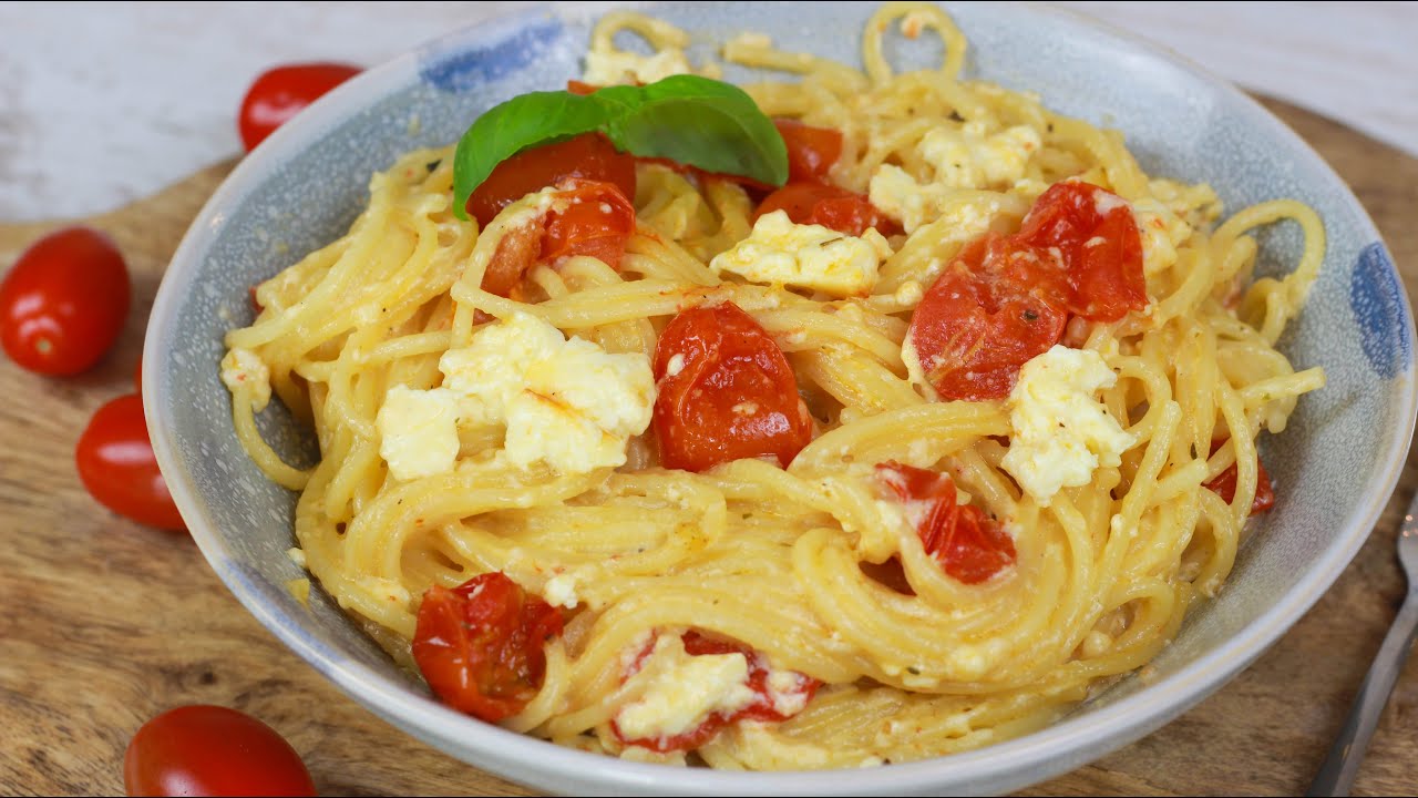 Spaghetti mit Feta und Tomaten I TikTok Trend - YouTube