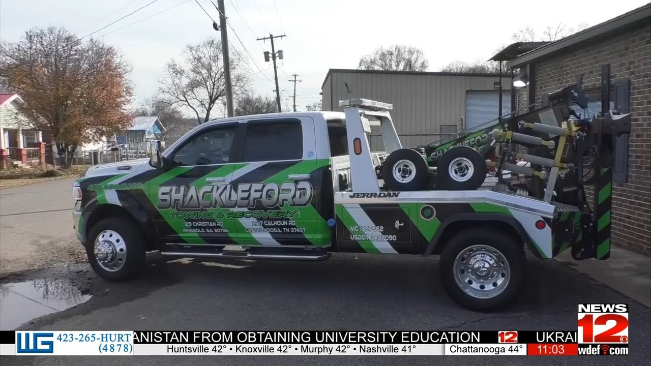 City arrives at compromise maximum tow truck rates - YouTube
