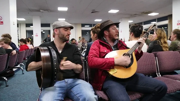 Irish flight delayed so trad session started betwe...