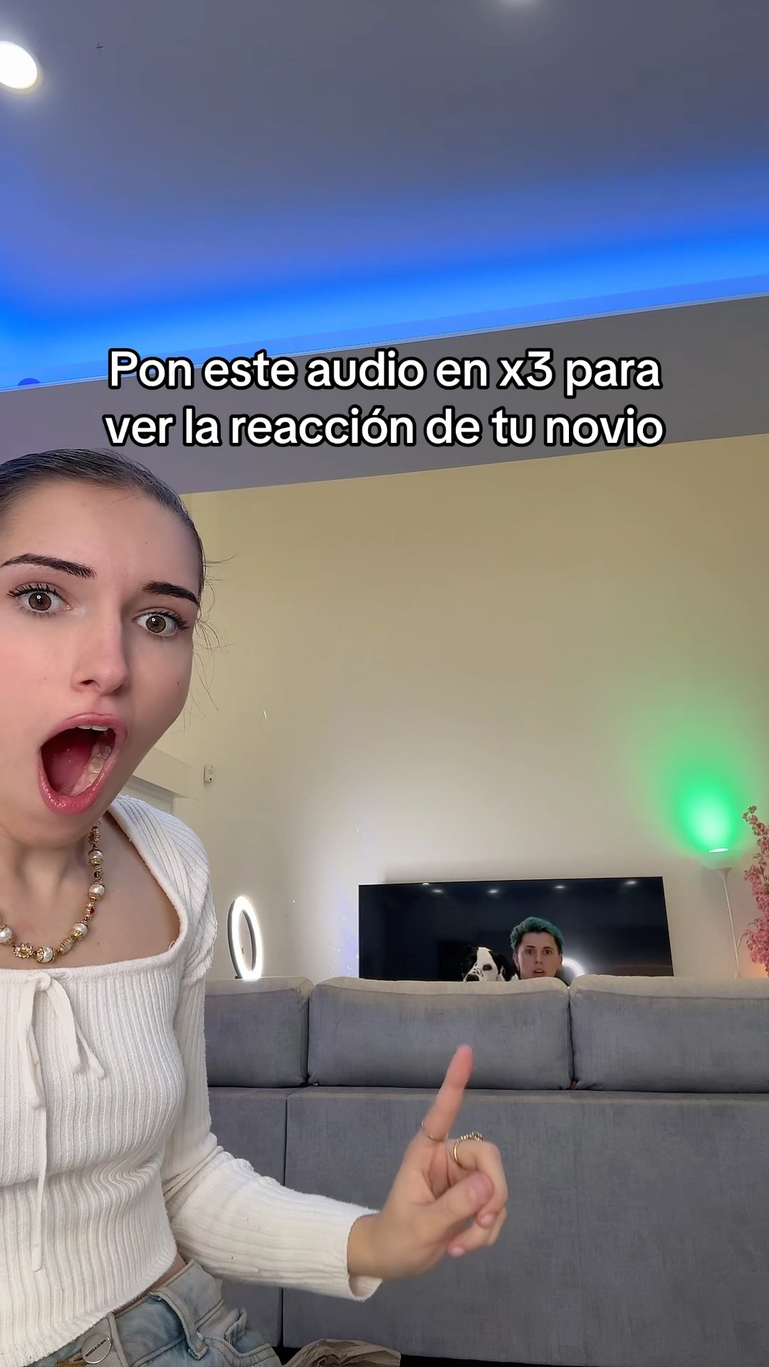 Alguien sabe porque miran??