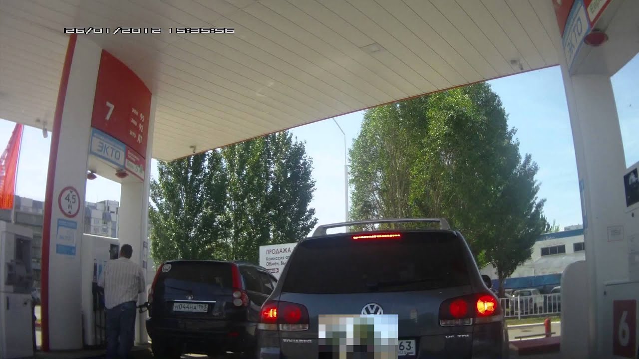 ДТП на АЗС Лукойл на Московском Самара - YouTube