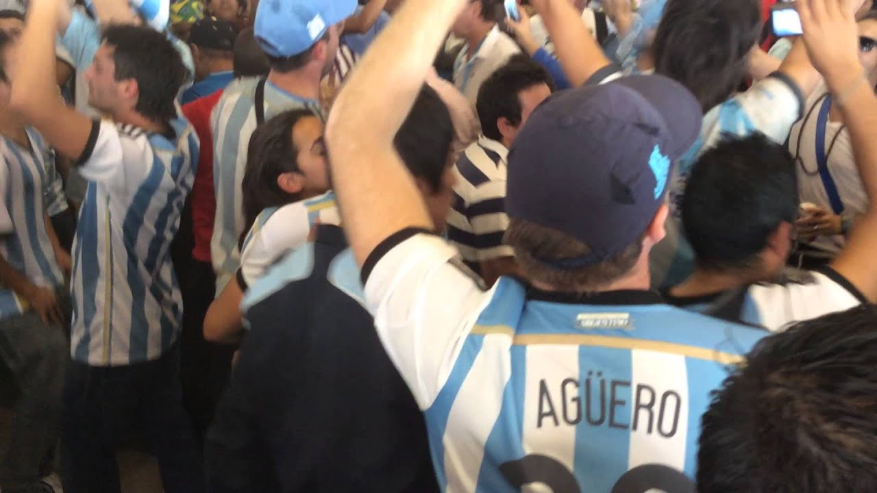 Maradona Es Mas Grande Que Pele Letra