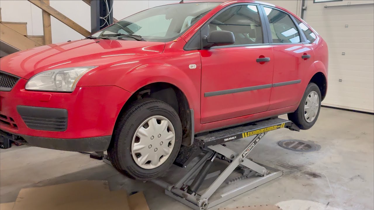 Ford Focus talpas, olaj, kézifék kötél csere