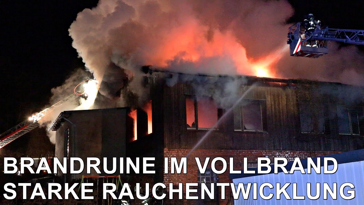 [GROSSBRAND EINER BRANDRUINE | SOLINGEN] - Gebäude im Vollbrand & Starke Rauchentwicklung -