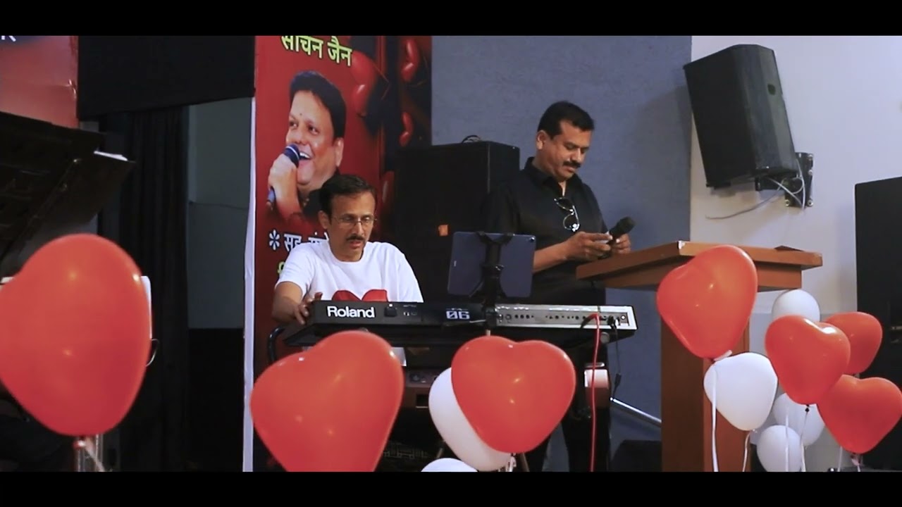 Aaja Sanam Madhur Chandni mein ham with Manju Rawat didi , only for entertainment (vedio)