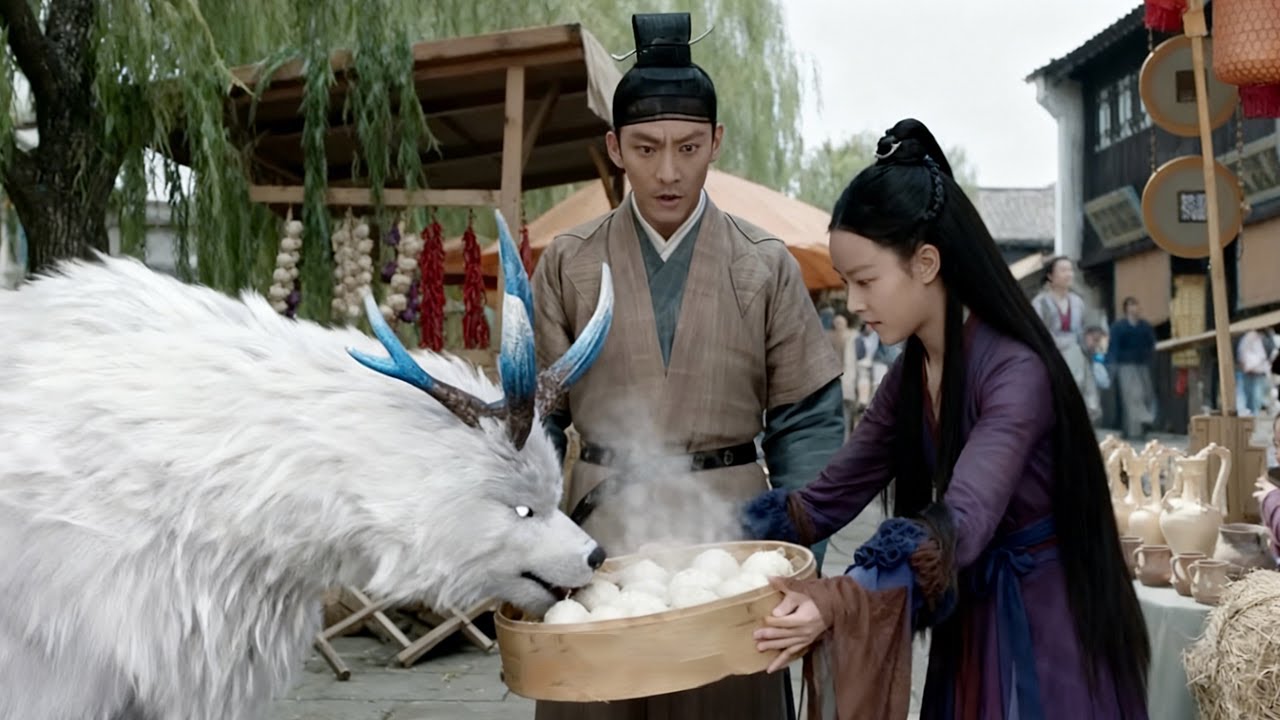 【Movie】Thought ferocious, the beast was starving—who knew a girl could tame a monster with buns?