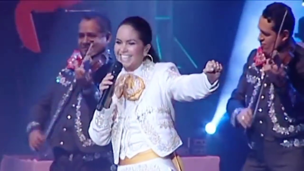 LUCERO interpreta Medley Kumbia Kings