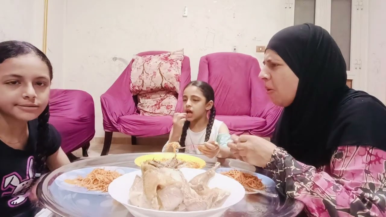 بعد ما كنا في ثلاث ايام لازم بقي نتغذى