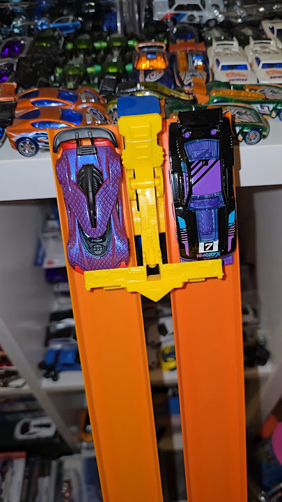 Download lagu HOT WHEELS LET'S RACE NETFLIX BATTLE #hotwheels #race #cars #netflix #letsrace