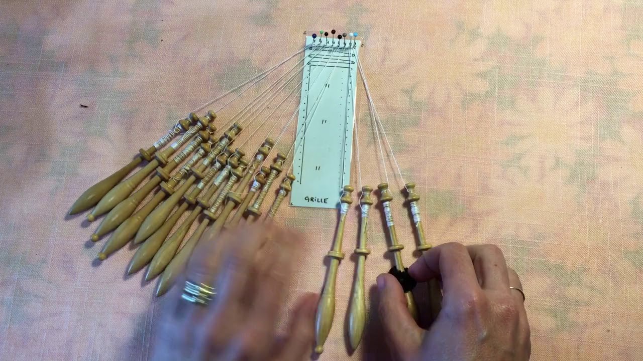 DENTELLE: POINT OUVERT ET GRILLE