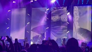 Hollywood Vampires Cover David Bowies "Heroes" - Johnny Depp on Lead Vocals