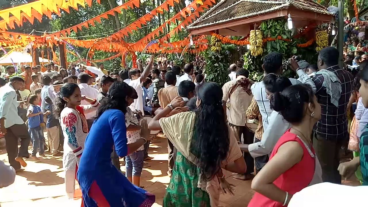 Vokkaliga Gowdas suggi dance   Part 02