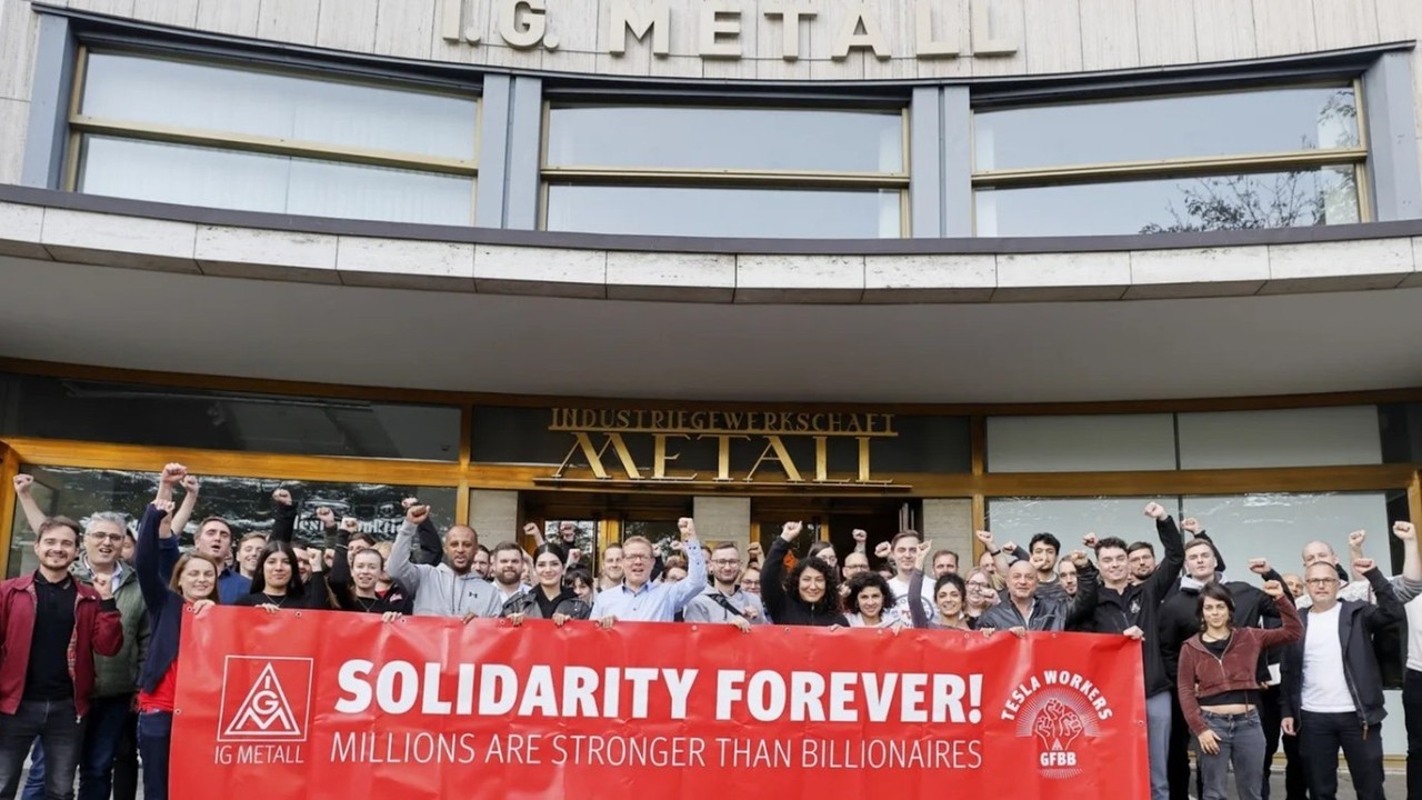 Будущее Tesla в Европе под вопросом, но, по крайней мере, их не запретили в Калифорнии!