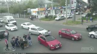 Видео ДТП на ул. 2-я Линия и ул. Калинина 17.04.2017 от Кубань 24, 2-я  линия, Махачкала, Россия
