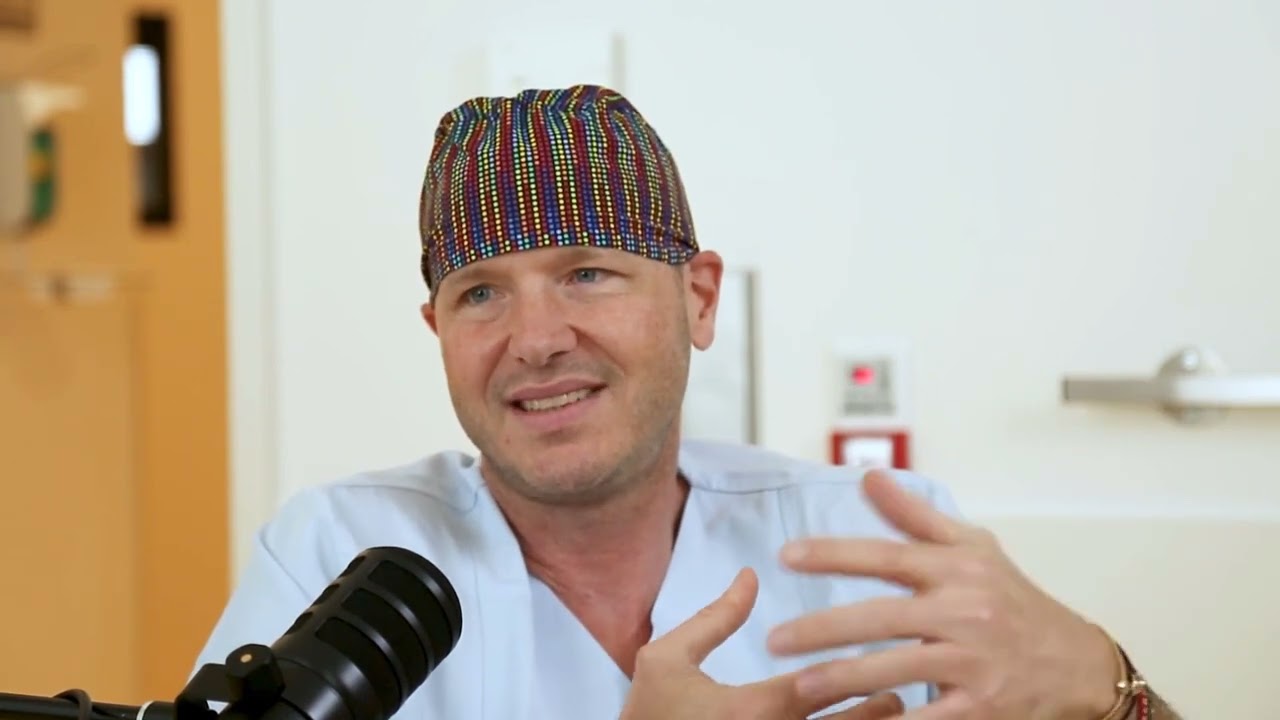 Kleinere Brustimplantate: eleganter, sportlicher, alltagstauglicher – Ausschnitt aus Aesthetic Insights, Episode 9