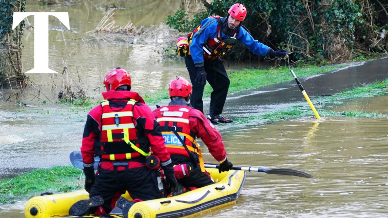 Toddler missing after falling into River Soar in Leicester - YouTube