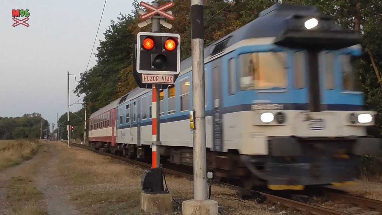 Železniční přejezd Velký Osek-Kanín #2 [P3966] - 22.9.2020 / Czech railroad crossing