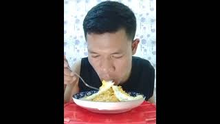 ញ៉ាំមីគោក - Eat noodles