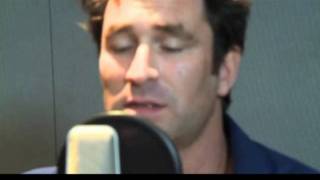 Video thumbnail of "Pete Murray Acoustic Performance - 'Free'"